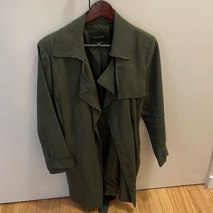 Banana Republic dark green women’s trench jacket with pockets (belt included)